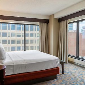 Corner King Suite